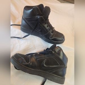 NIKE Hightops Black Men's Size 7.5